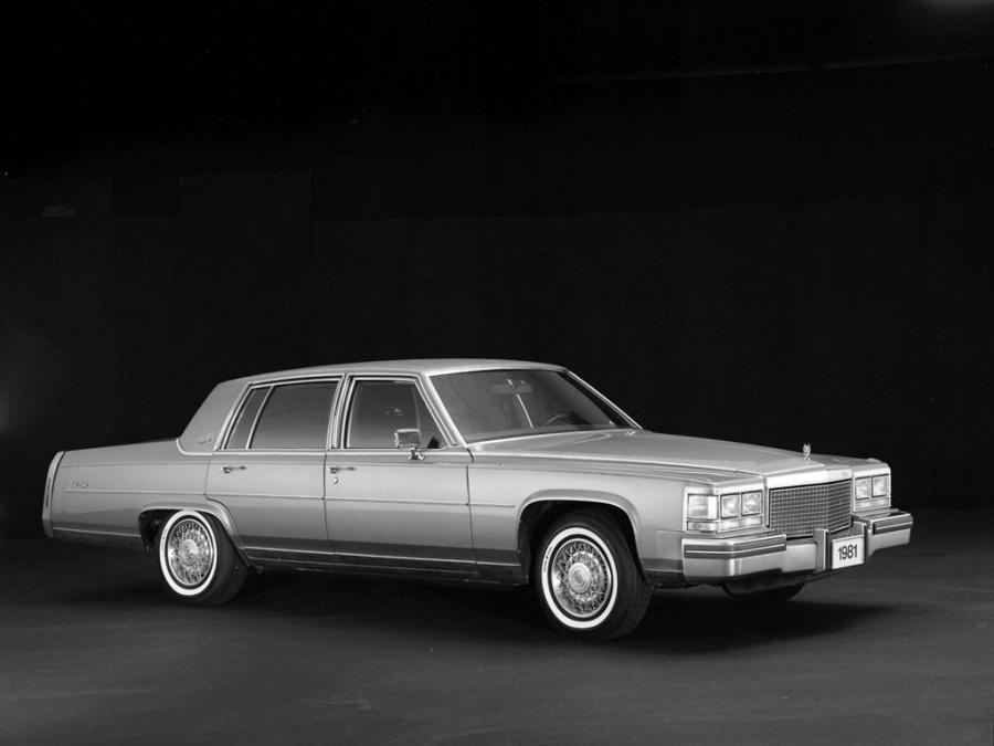 Cadillac Fleetwood Brougham 1980 года  (фото 3 из 18)